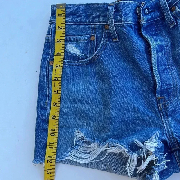 Levi's 501 Premium Women's Distressed Denim Cutoff Jean Shorts 28‎ Hi Waist - Picture 9 of 11
